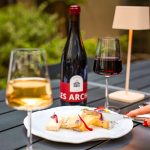 Accord vin et fromage servi lors des soirées Wine & Cheese chaque mercredi.