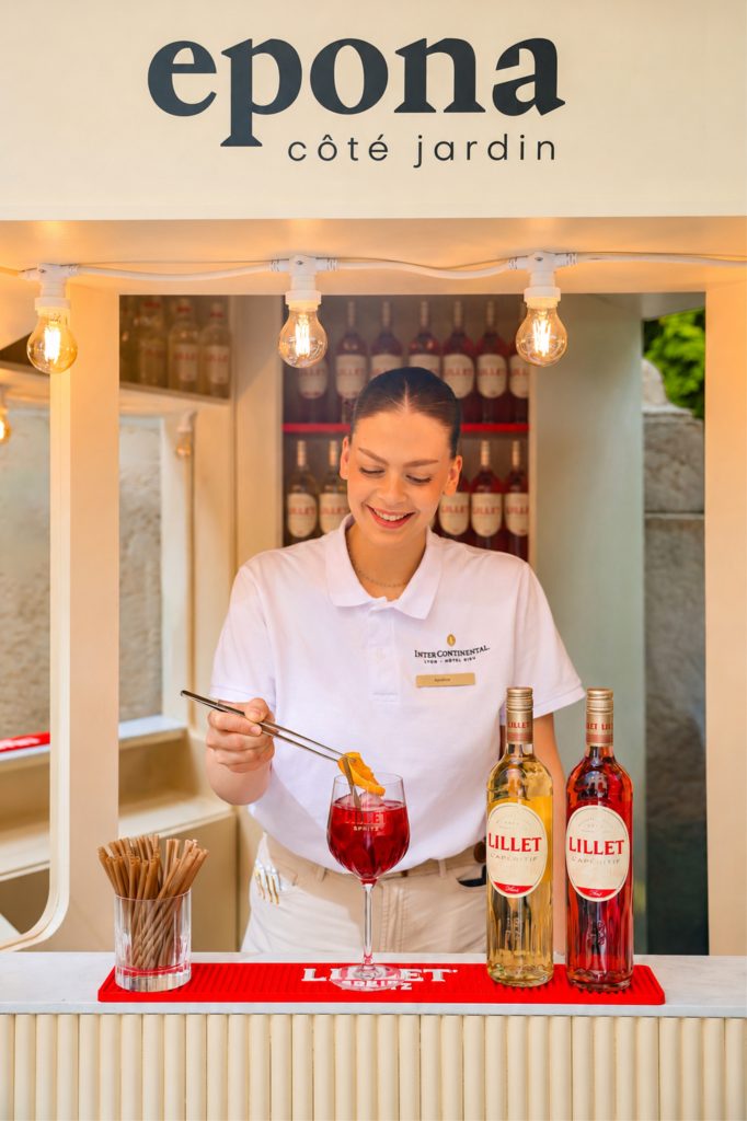 Kiosque Lillet, Epona Côté Jardin
