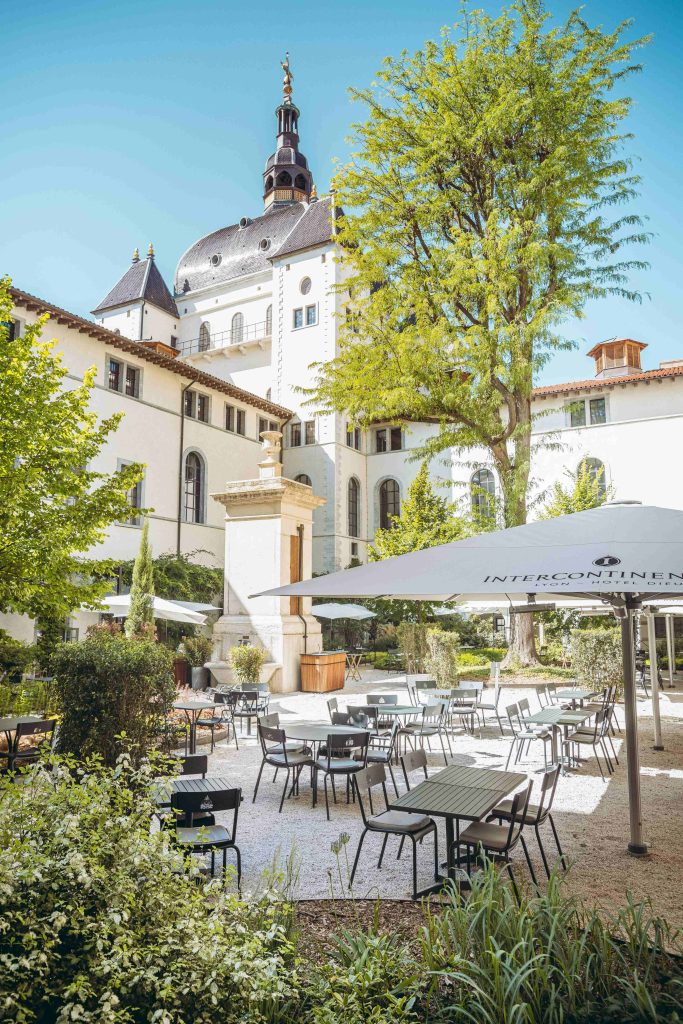 Terrasse Côté Jardin du restaurant Epona au Grand Hôtel-Dieu à Lyon
